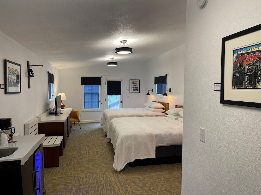 Seaview Motel & Cottages - photo 25