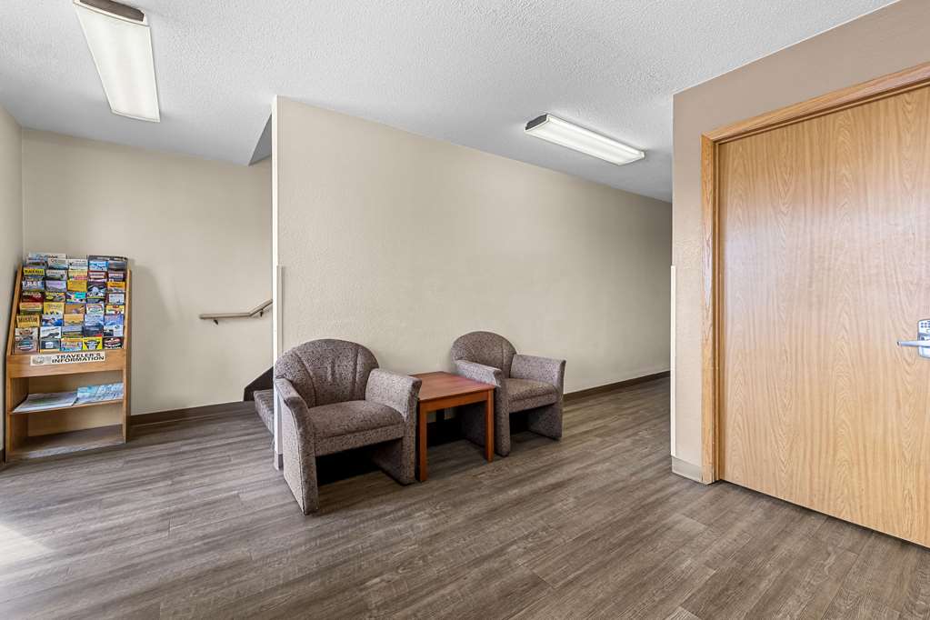 Rodeway Inn Rapid City - photo 4