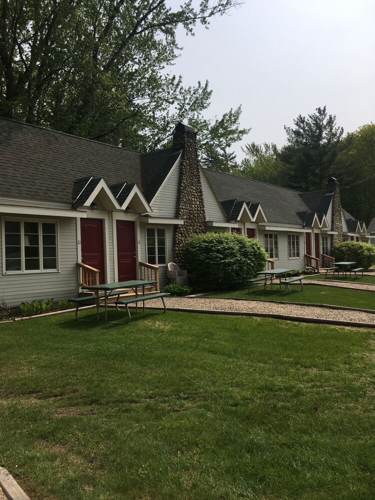 Gilcrest Cottages and Motels - photo 53