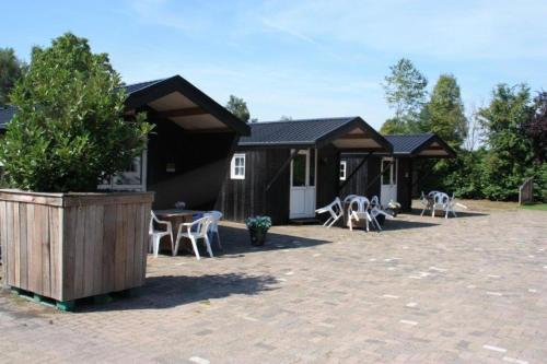 Kampeerhut met gedeeld sanitair — hotel near Eindhoven Airport