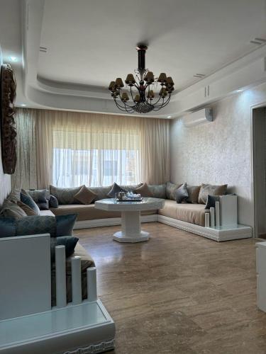 Sakana bleu appartement en petite résidence familiale en front de mer — 4-Star Luxury Hotel in Tangier, Morocco