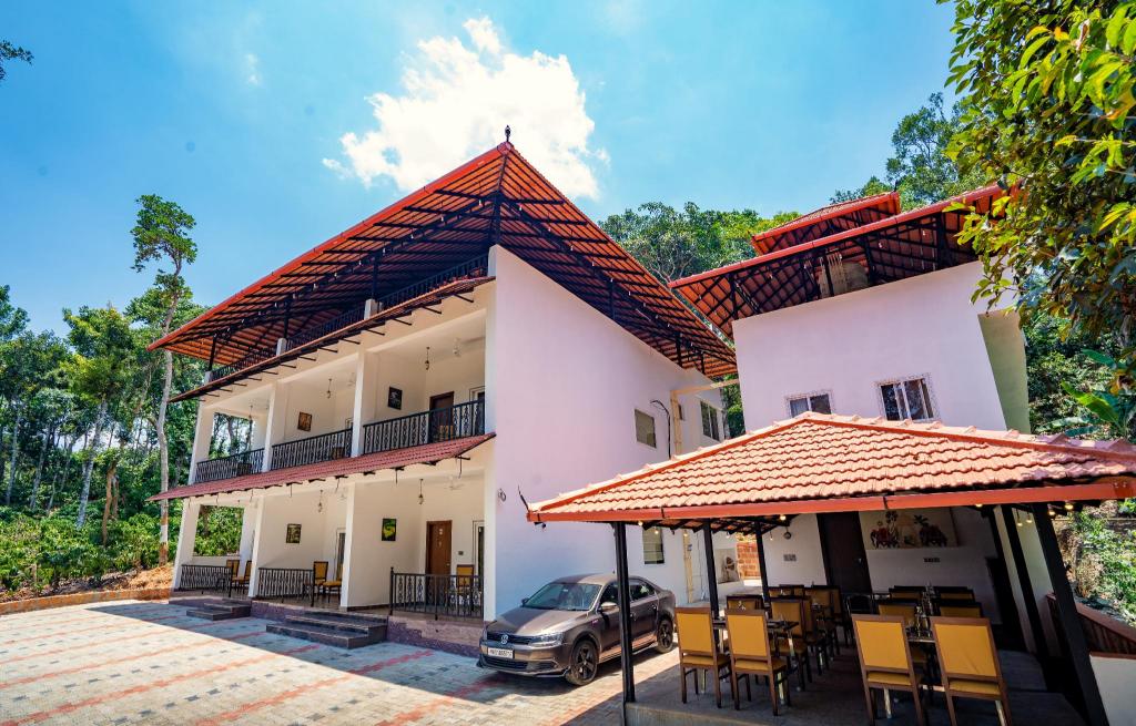 Navut Homestay Coorg — 5-Star Luxury Hotel in Virarajendrapet, India