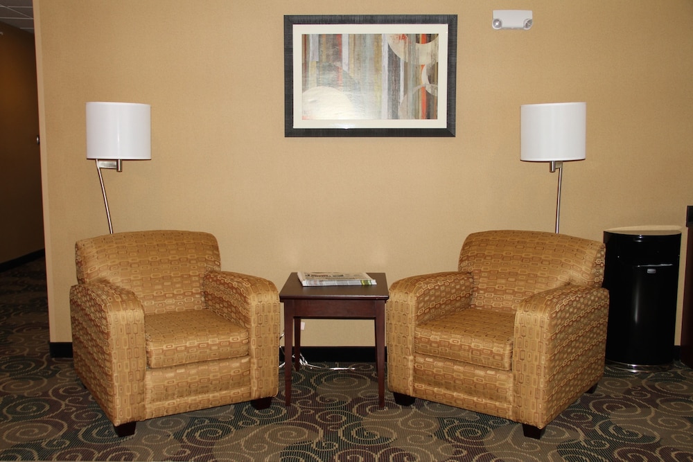 Cobblestone Hotel & Suites Devils Lake - photo 7