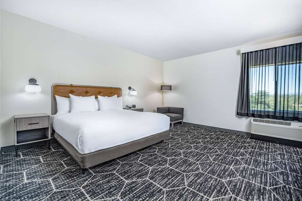 La Quinta Inn & Suites by Wyndham Yucaipa - photo 14