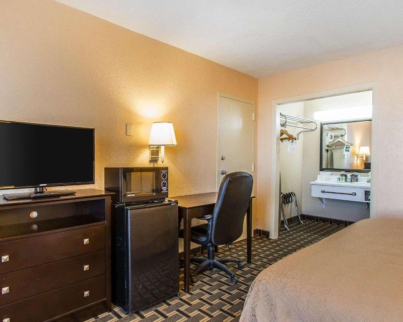 Quality Inn Ada Near University - photo 24