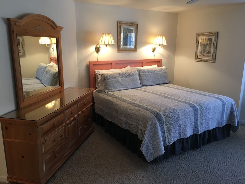 Willowbrook Inn - photo 12