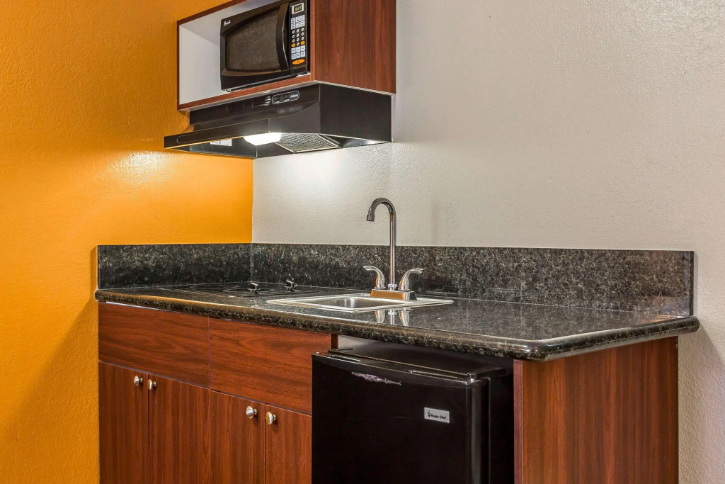 Econo Lodge Inn & Suites El Cajon San Diego East - photo 21