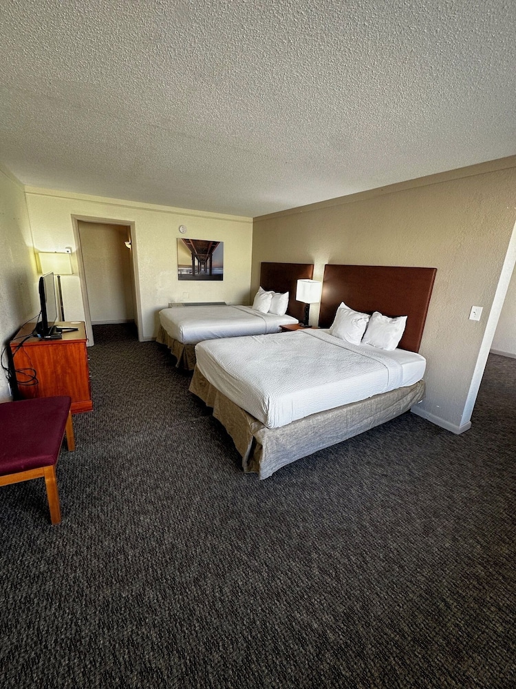 Ramada by Wyndham Virginia Beach - photo 17
