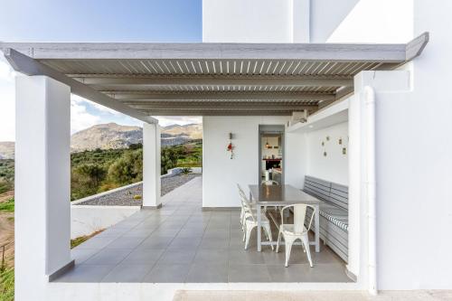 Ioannis House — 4-Star Luxury Hotel in Agios Vasileios, Greece
