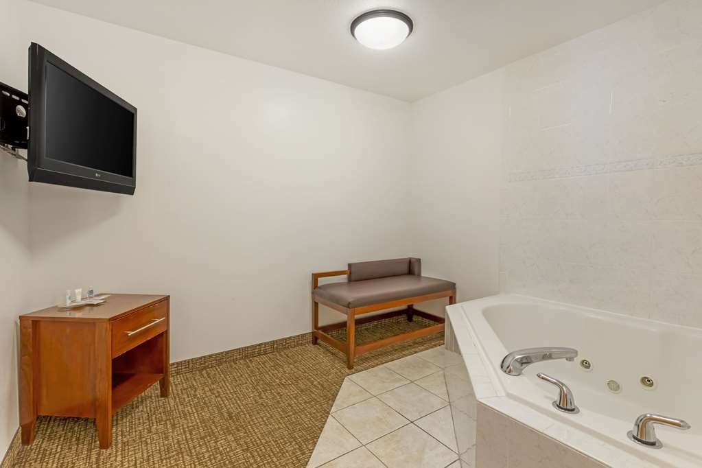Comfort Suites Longmont - photo 6