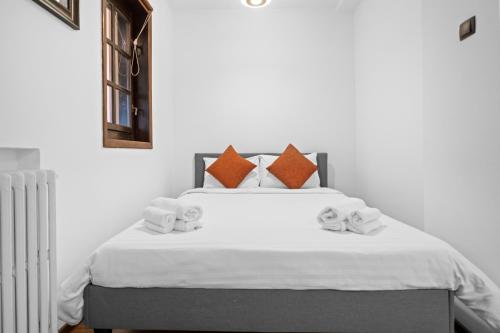 Chic Apartments in the Heart of Bucharest Walk to Old Town — 4-Star Luxury Hotel in Bucharest, Romania