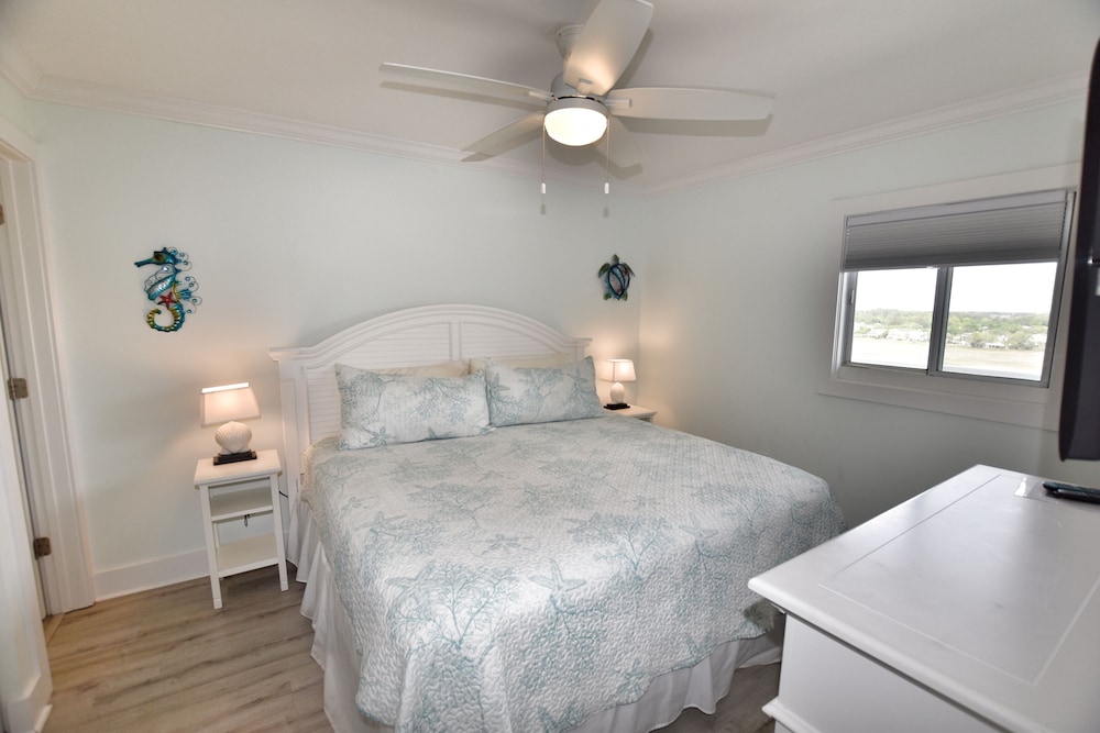 1109 Waters Edge Resort 1 Bedroom Condo by RedAwning - photo 2