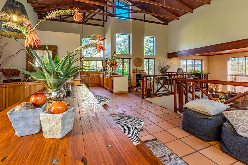 Ulwazi Rock Lodge — 4-Star Luxury Hotel in Nelspruit, South Africa