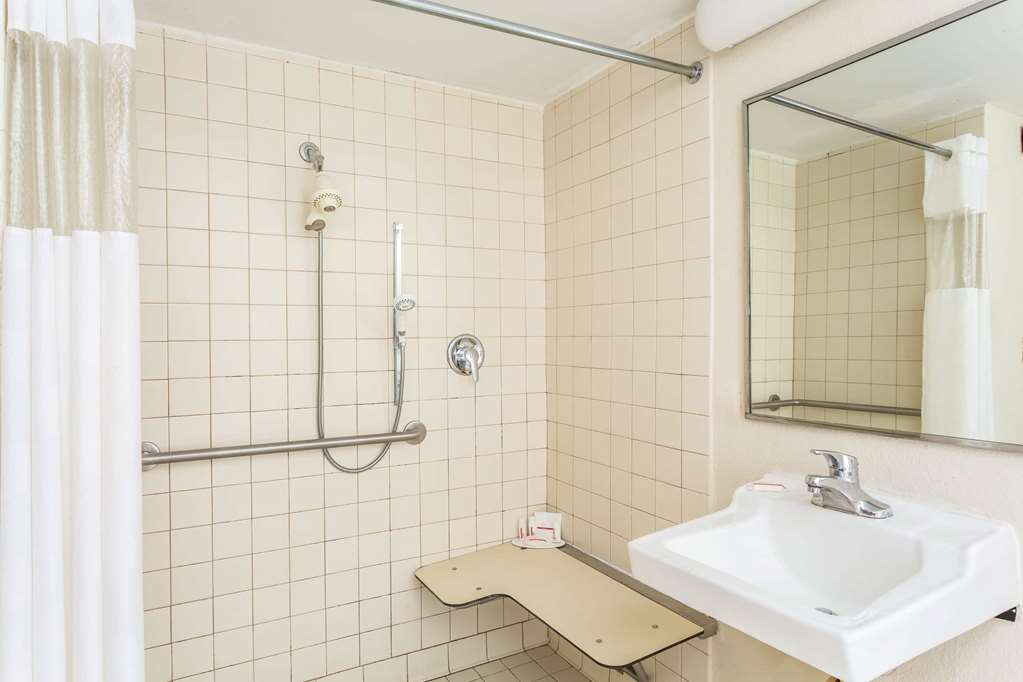 Ramada by Wyndham Luling - photo 10