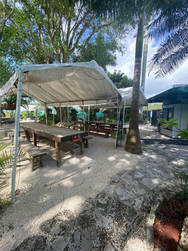 Hoosville Hostel - photo 19
