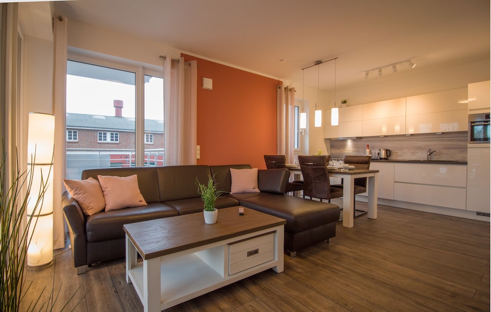 Wohnen am Yachthafen W48 — 4-Star Luxury Hotel in Cuxhaven, Germany
