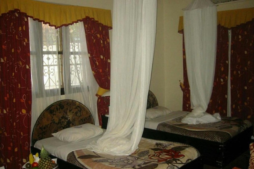 Sunrise Inn - carbon neutral hotel in Mbale