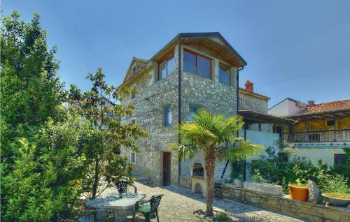 Cozy Home In Kastel With Wifi — 4-Star Luxury Hotel in Buje, Croatia
