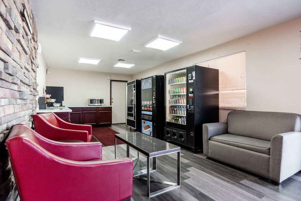 Motel 6 Mesa AZ Downtown - photo 2