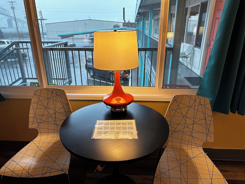 Atomic Motel - photo 20