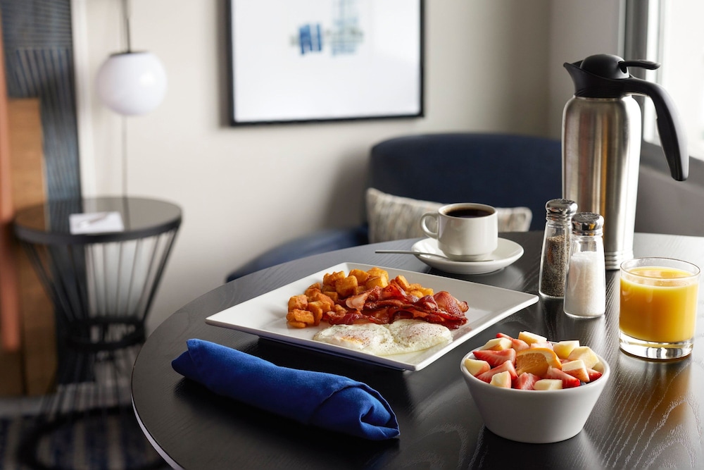 Sheraton Erie Bayfront Hotel - photo 31