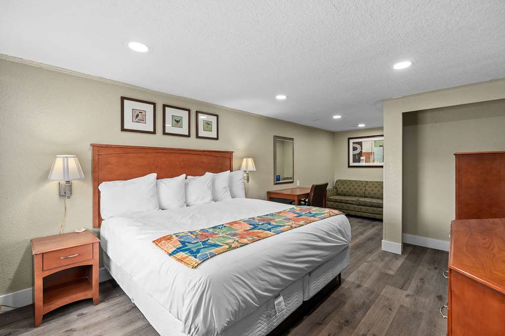 Travelodge by Wyndham Kissimmee Orlando - photo 25