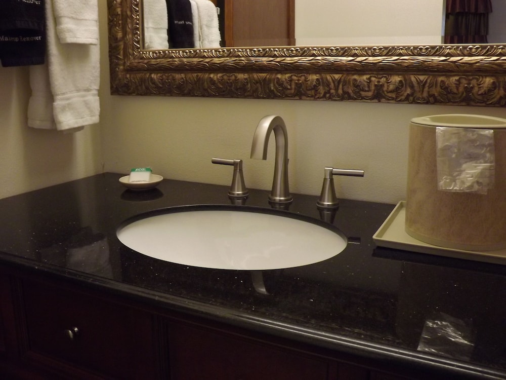 Crest Country Inn - photo 101