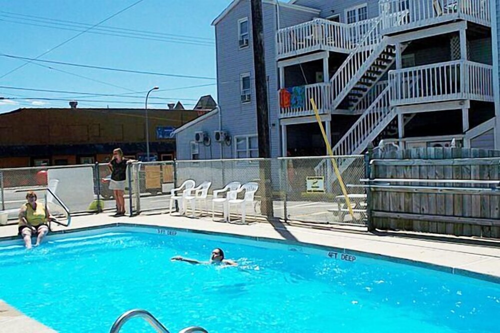 Hammock Inn & Suites North Beach Hotel in Seaside Heights, United States