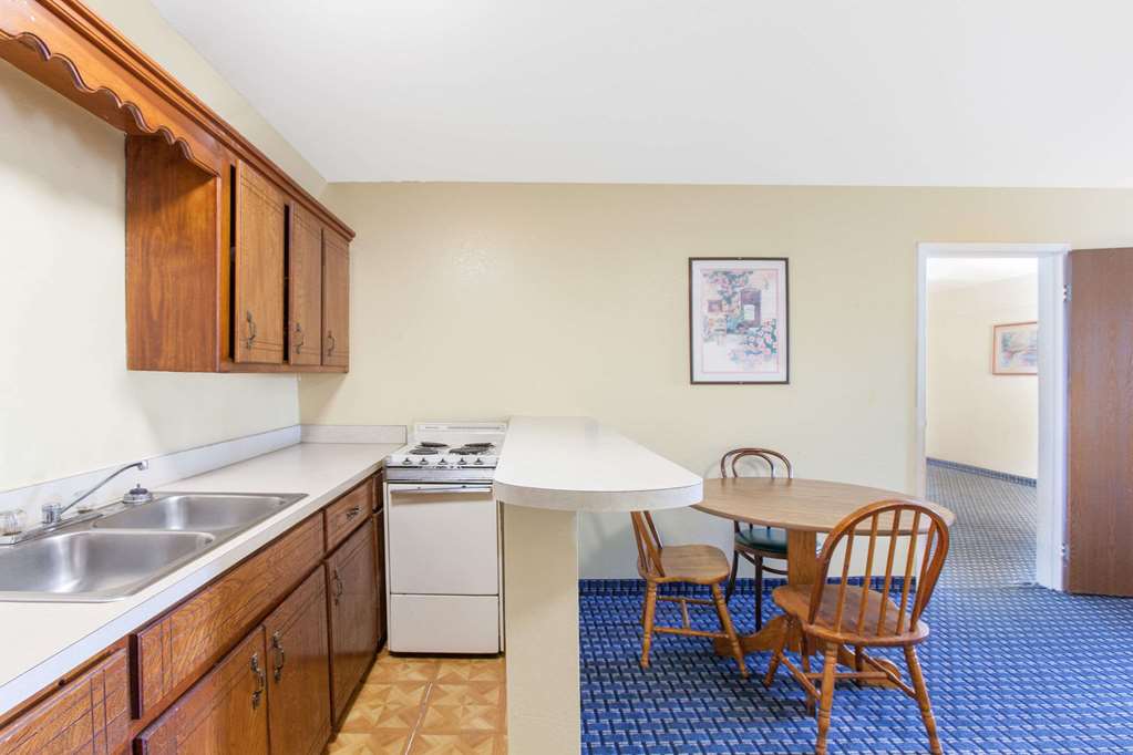 Super 8 by Wyndham Sallisaw - photo 11