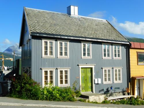 Charming Historic Home Your Ideal Tromsø Getaway — 4-Star Luxury Hotel in Tromso, Norway
