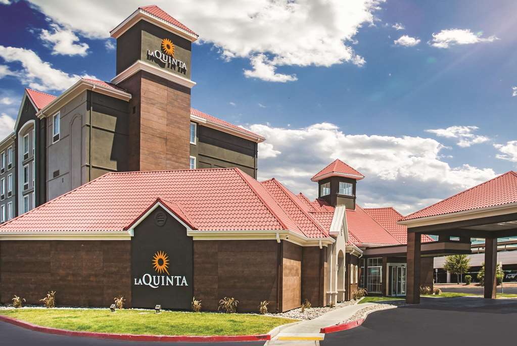 La Quinta Inn & Suites by Wyndham Las Vegas Summerlin Tech - photo 2