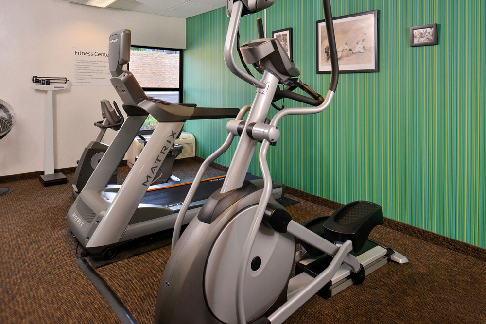 Holiday Inn Express & Suites Central Omaha by IHG - photo 19