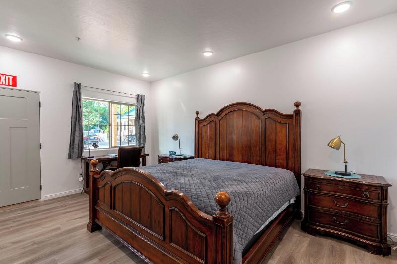 Hurricane Hideaway Lodging in Hurricane, United States