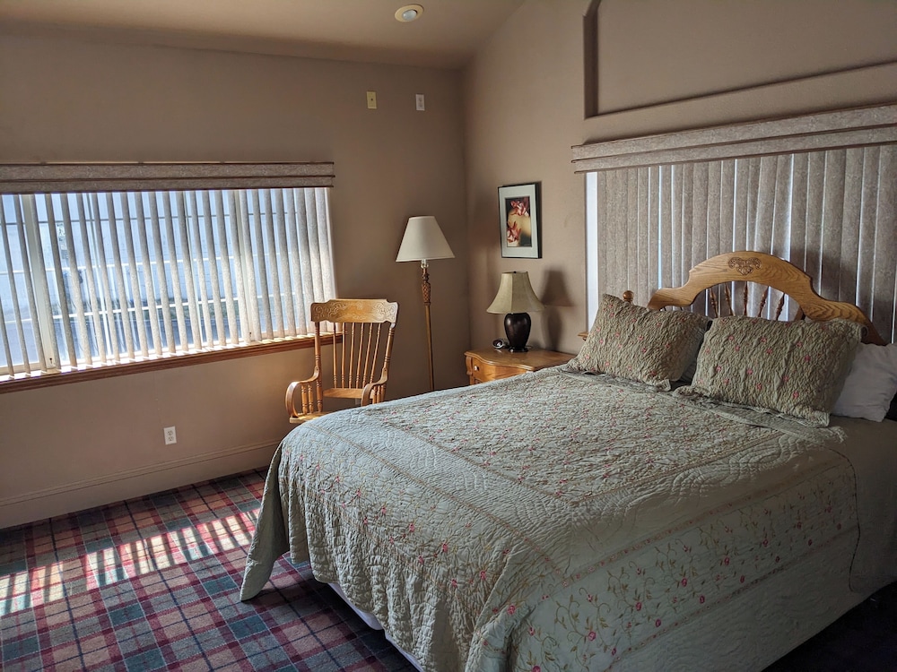 Hi Lo Motel Cafe and RV Park - photo 11