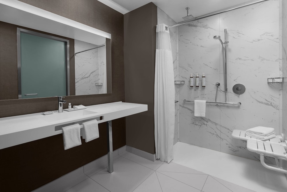 AC Hotel Charlotte Ballantyne - photo 27