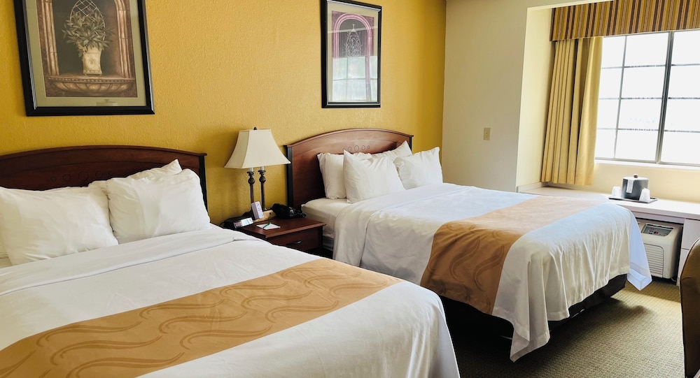 Quality Inn & Suites Prestonsburg next to Mountain Arts Center - photo 7