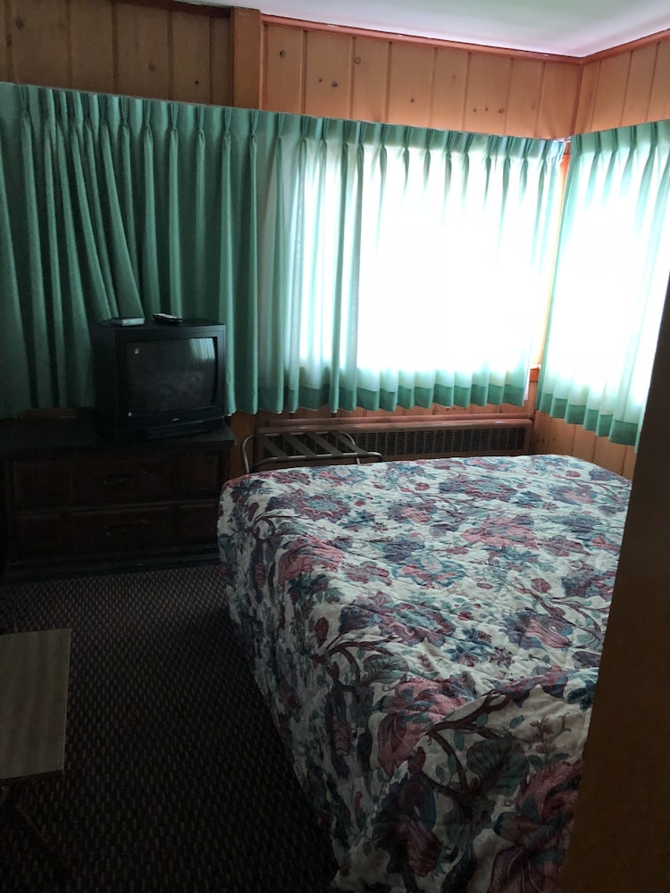 Sun 'N Snow Hotel - photo 42
