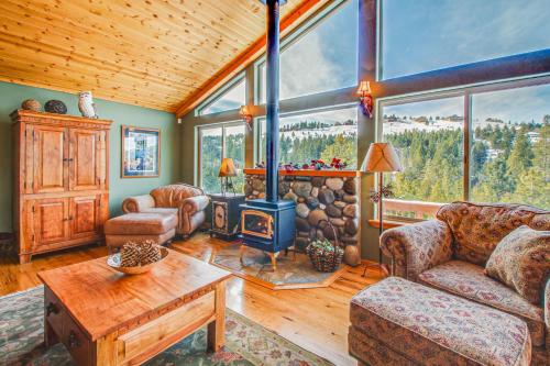Hillside View Vacation Home — 4-Star Luxury Hotel in Truckee, United States