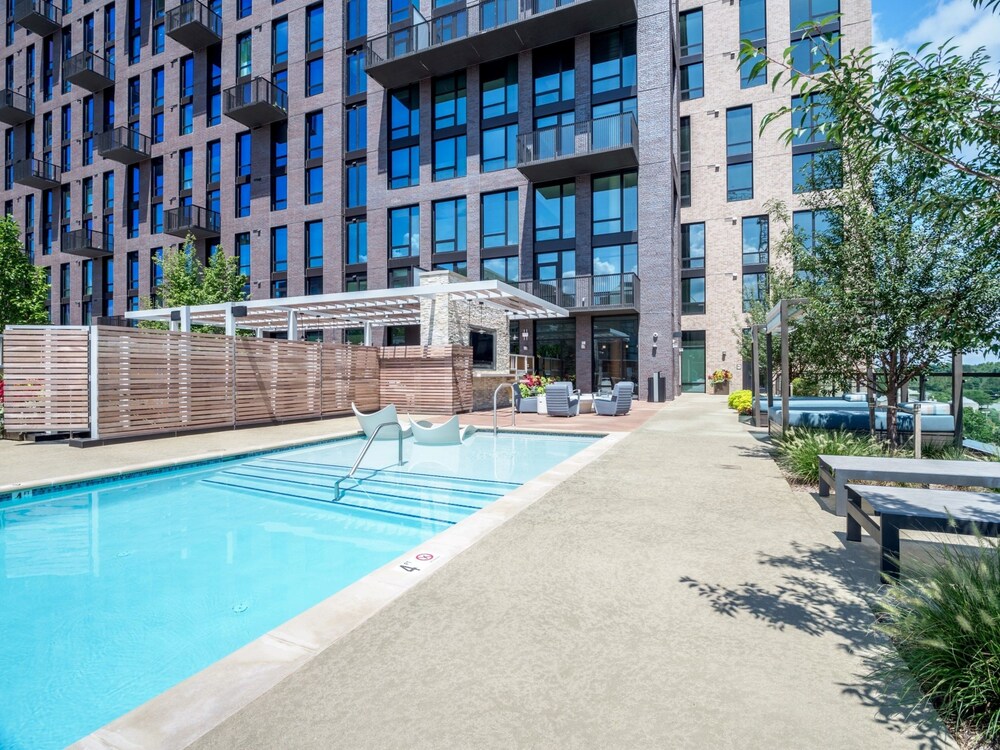 Global Luxury Suites at Reston Town Center - photo 86
