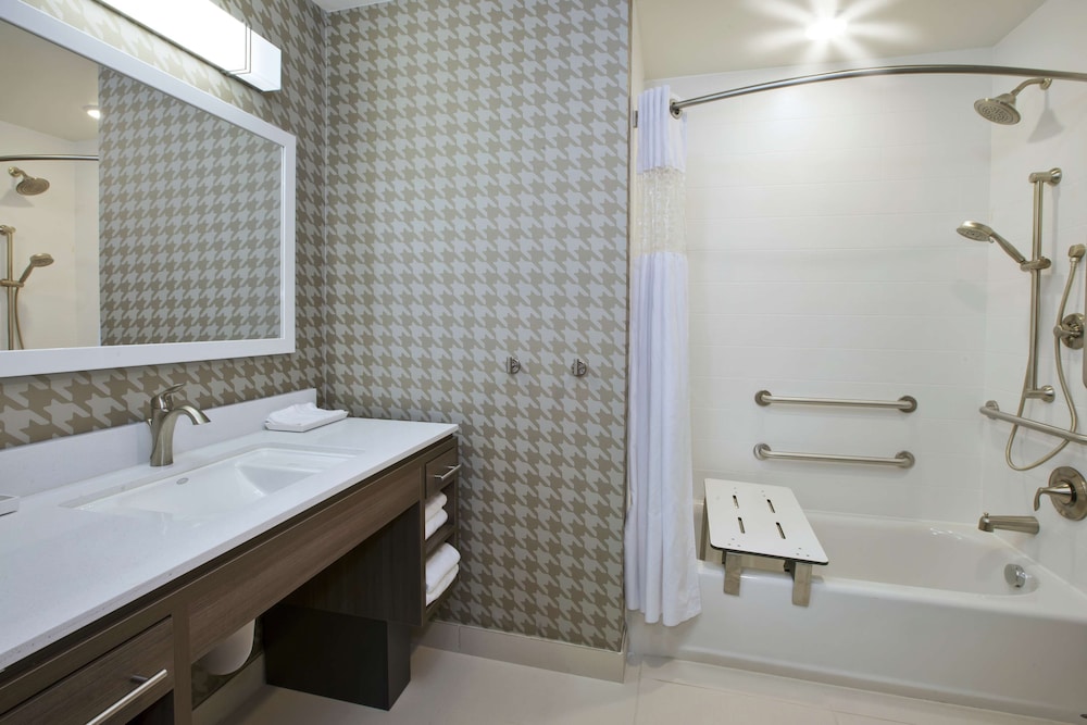 Home2 Suites By Hilton West Bloomfield Detroit - photo 11