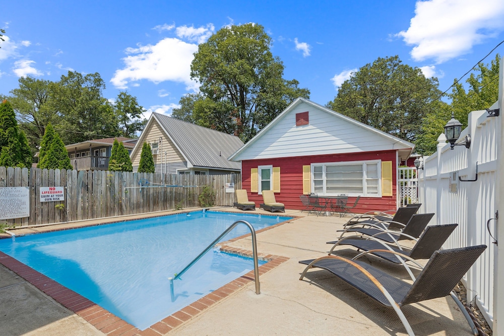 Dave’s Last Resort Poolside charming Cabin 1 1 Bedroom Hotel Room in Monticello, United States