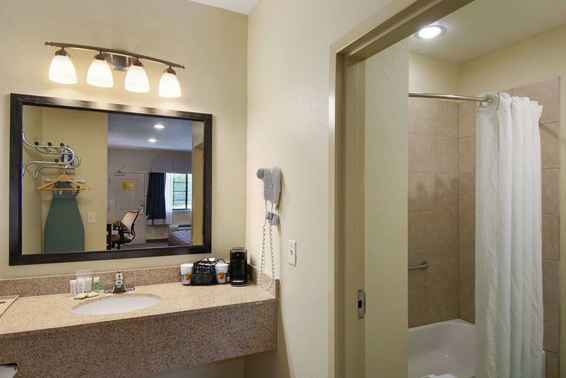 Super 8 by Wyndham Stephenville - photo 20
