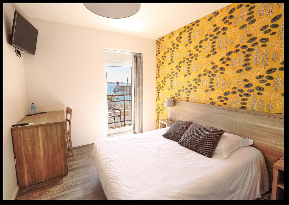 La Table De Jeanne Hôtel & Restaurant in Erquy, France