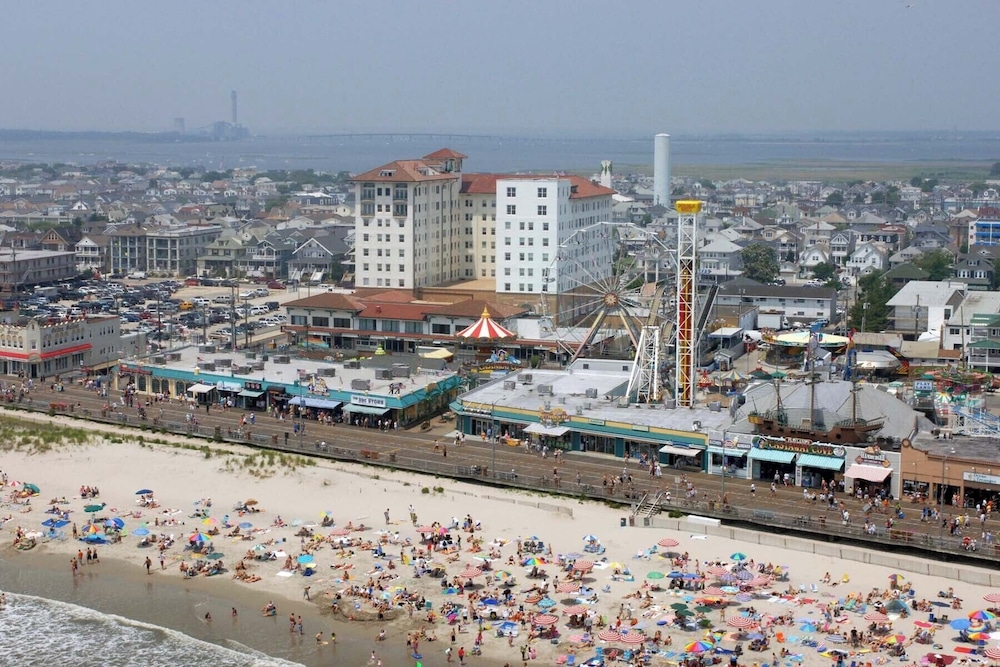 The Flanders Hotel - photo 114