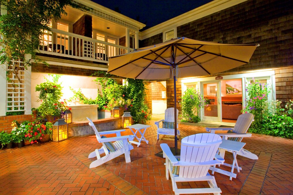 The Courtyard - photo 50
