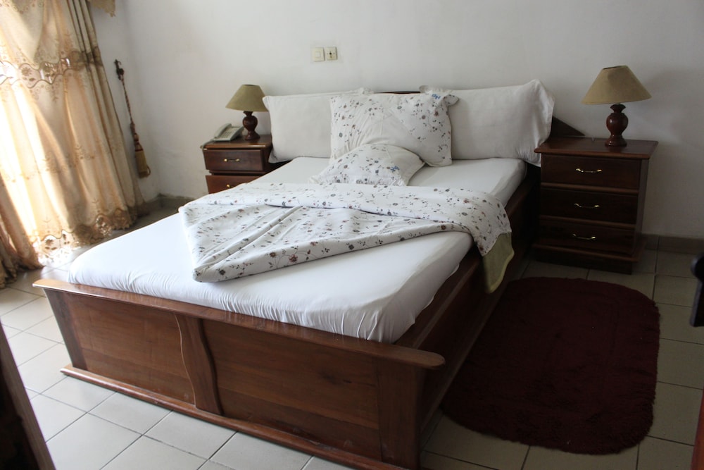 Barcelone Hotel in Douala, Cameroon