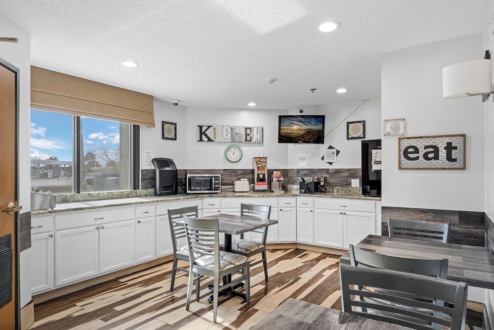 Baymont by Wyndham Fort Collins - photo 19