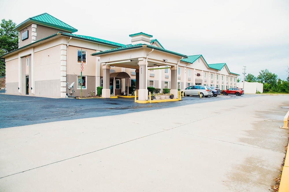 Country Garden & Suites - photo 44