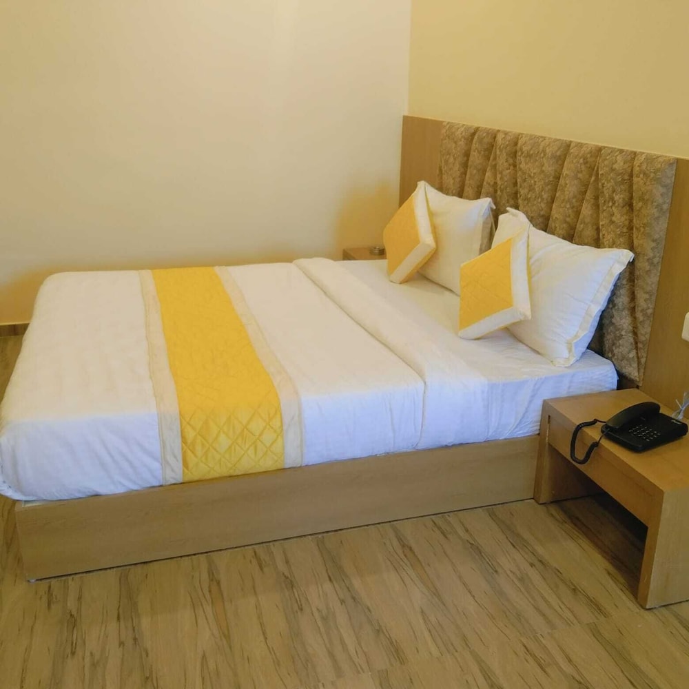 Hotel Fun Park Sanand in Sanand, India