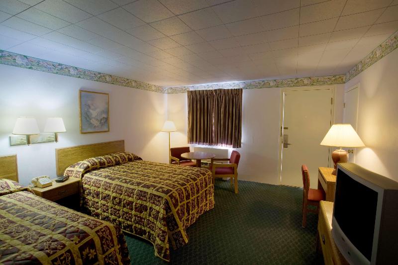 Americas Best Value Inn Litchfield - photo 9